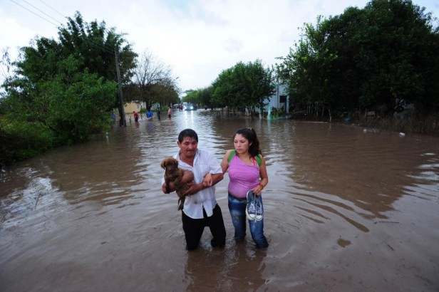 Tucumán: El río se tragó la plaza del pueblo en pocas horas