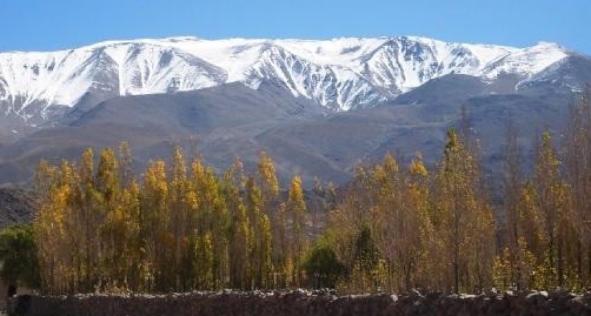 Laguna Blanca  compite para ser el pueblo más hermoso del mundo