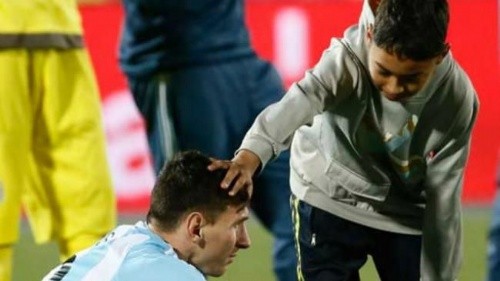 Los niños Chilenos que consolaron a Messi