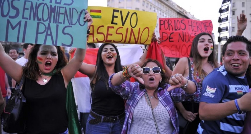 Libertad para Bolivia: el festejo en el Obelisco luego de la renuncia de Evo