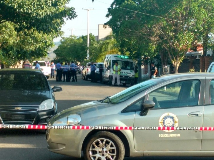 Encuentran dos policías muertos en la zona alta de la Ciudad