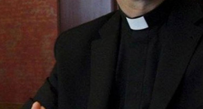Prisión preventiva para sacerdote acusado de violar a una niña junto con un cómplice